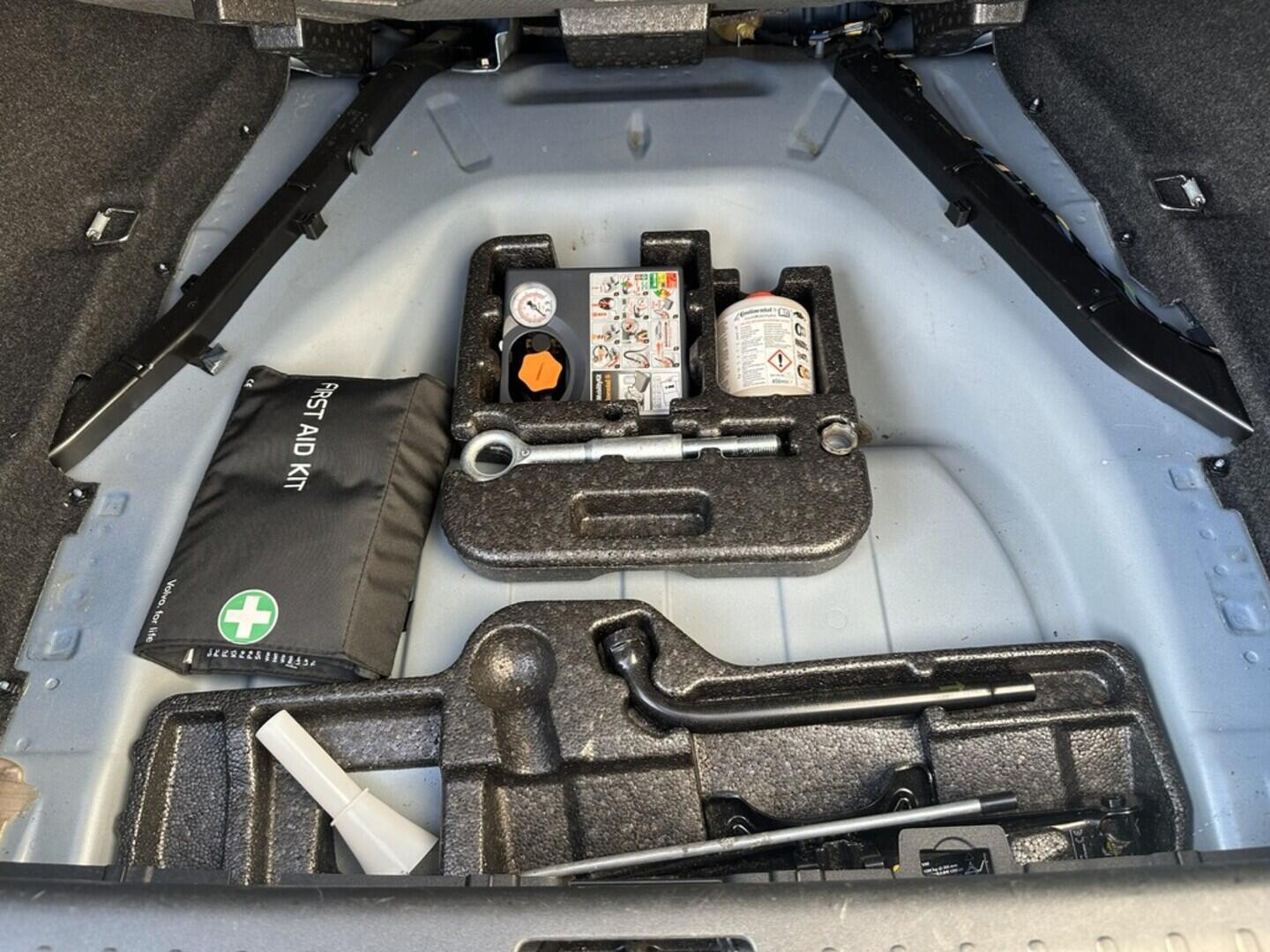 O619V07610_31.webp_S60 Momentum 2.4  158 kW automat, DPH