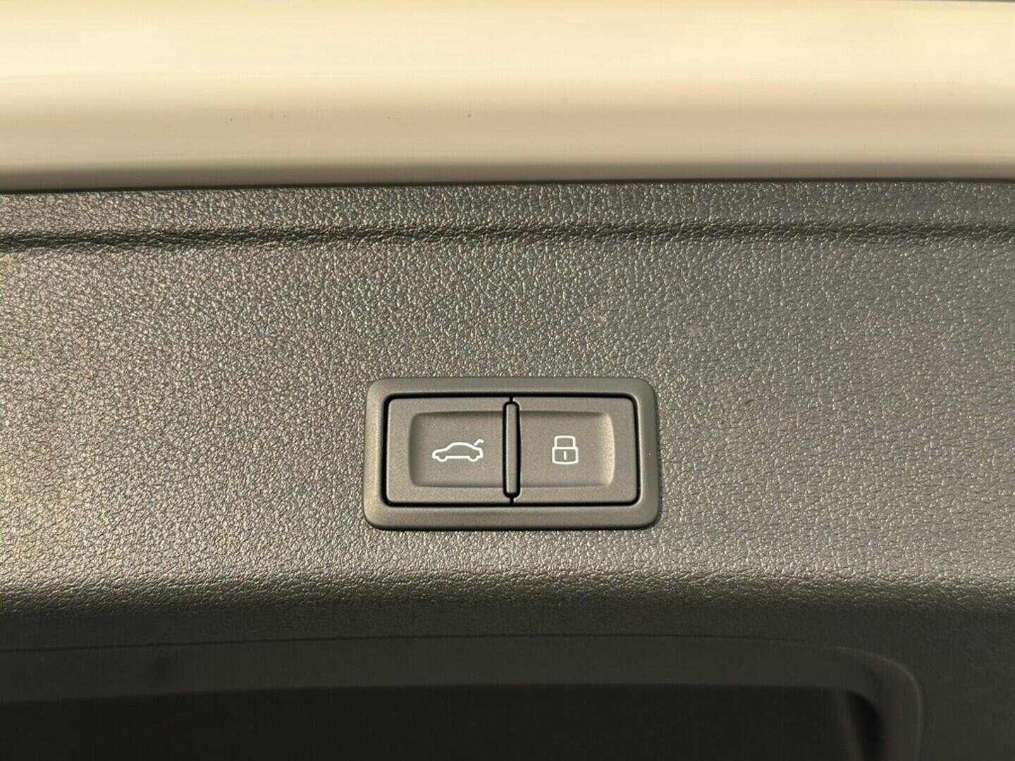 O619V07612_35.webp_A4 Advanced Avant 2.0 TSI 110 kW automat, DPH