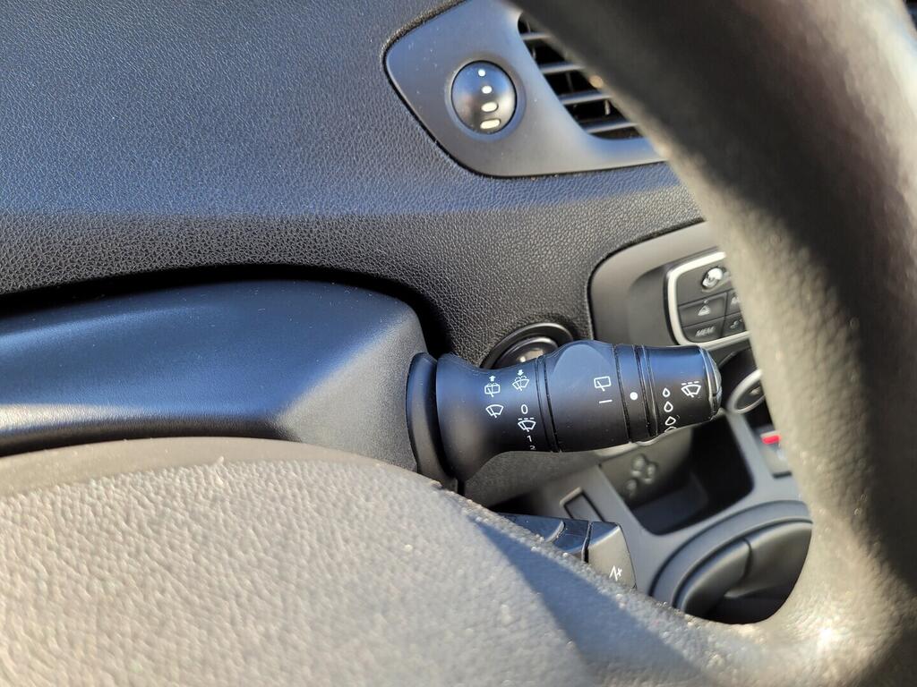 O619V07615_29.webp_GRAND SCÉNIC  1.5 dCi 78 kW manuál