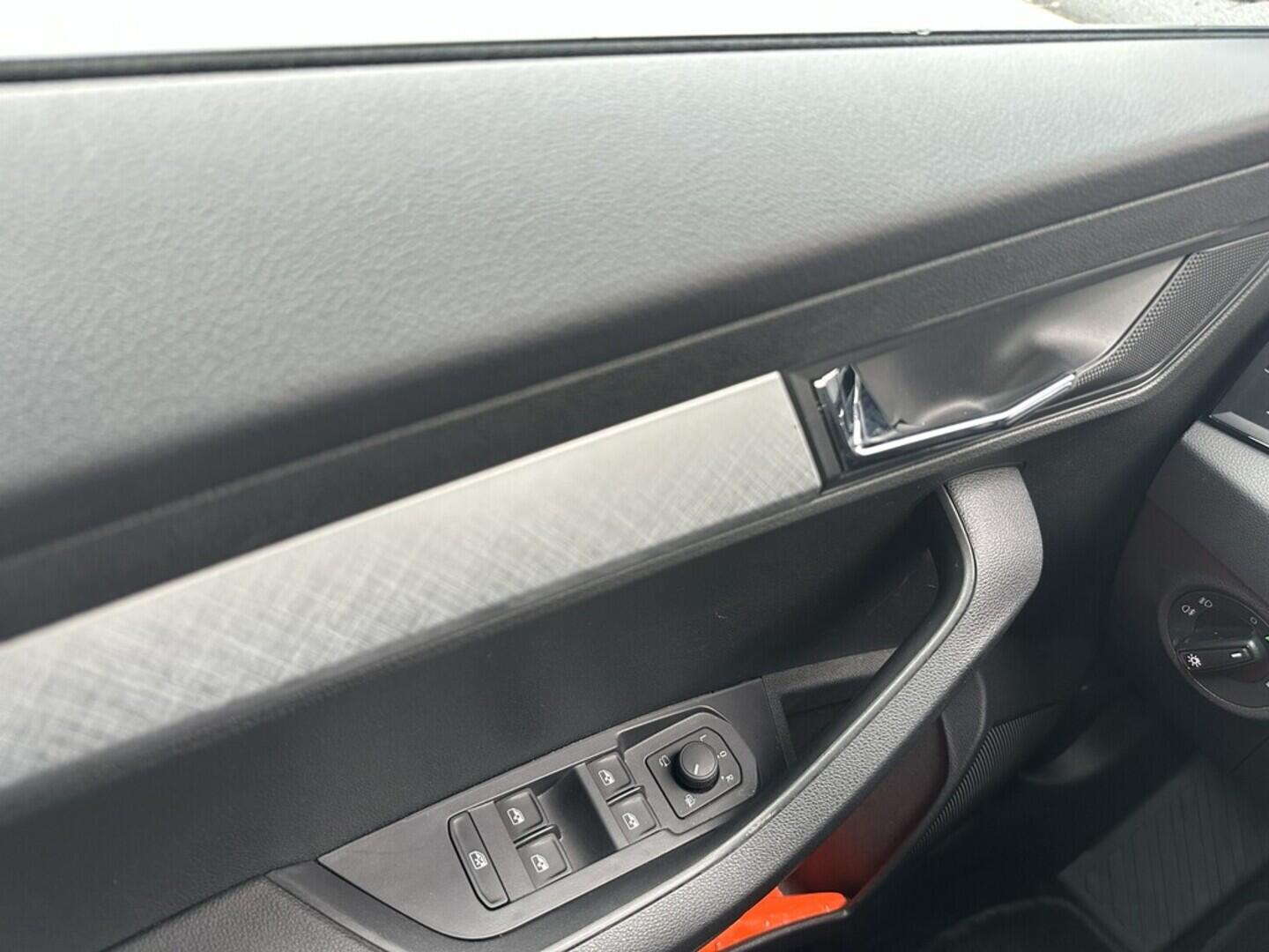 O619V07617_23.webp_KAROQ Selection 1.5 TSI 110 kW automat, DPH