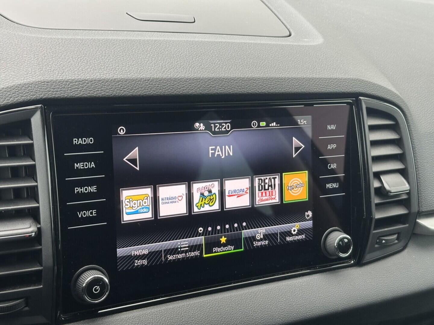 O619V07617_26.webp_KAROQ Selection 1.5 TSI 110 kW automat, DPH