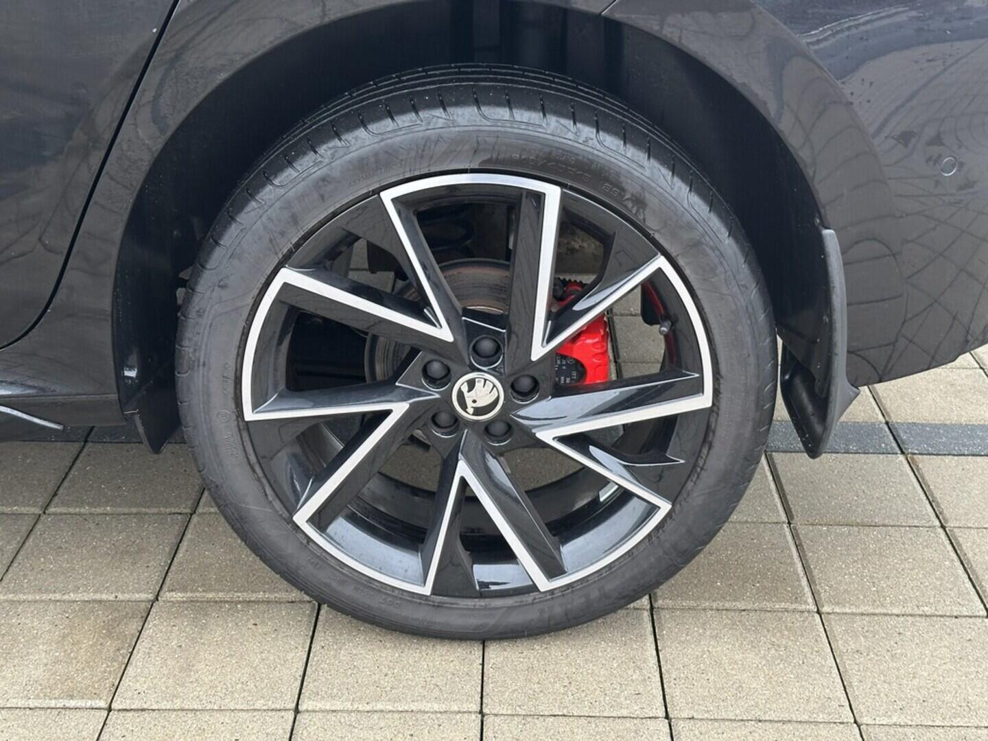 O619V07619_30.webp_KAMIQ Monte Carlo 1.5 TSI 110 kW automat