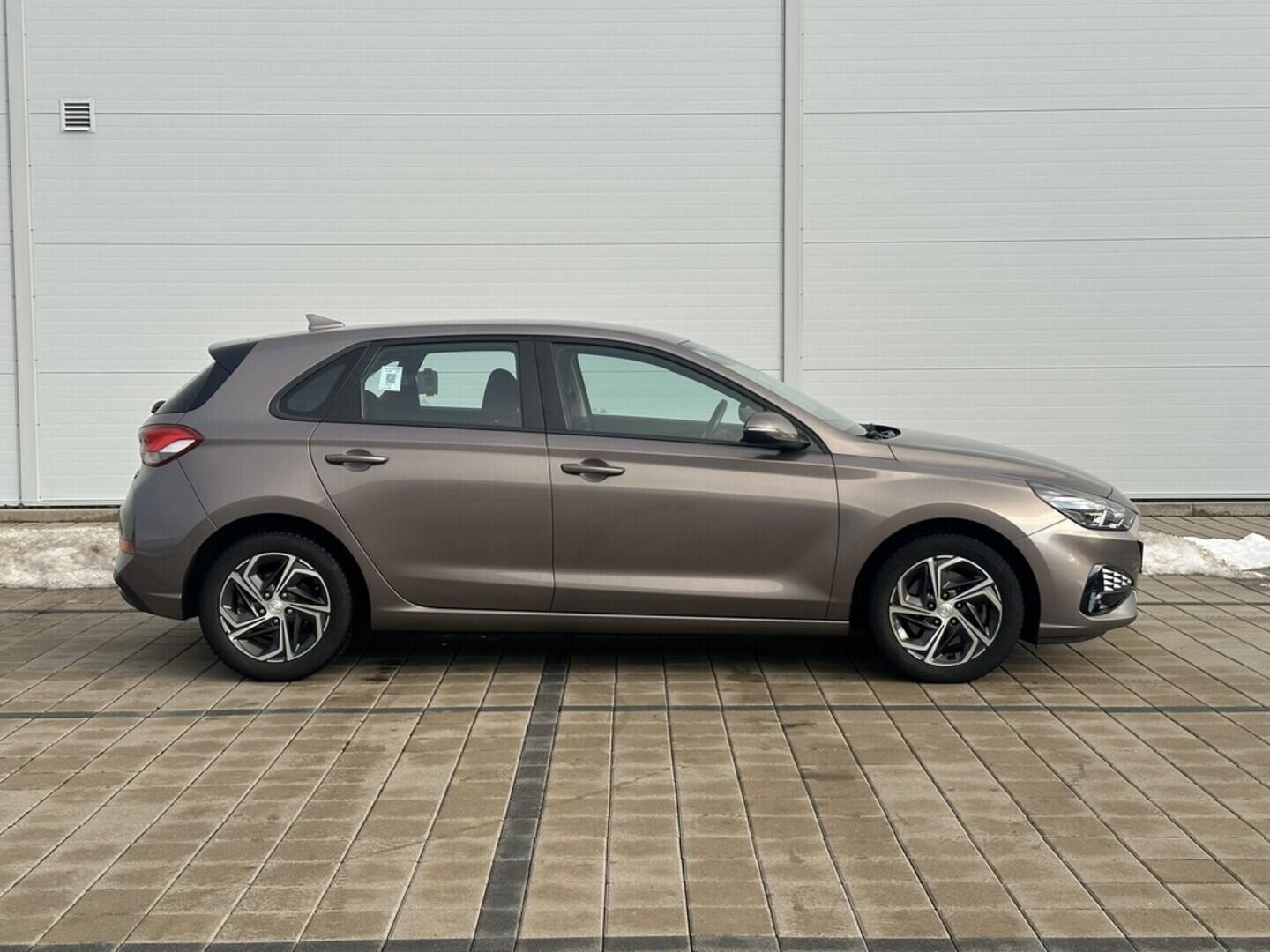 O619V07622_13.webp_I30 Comfort  1.0  88 kW manuál