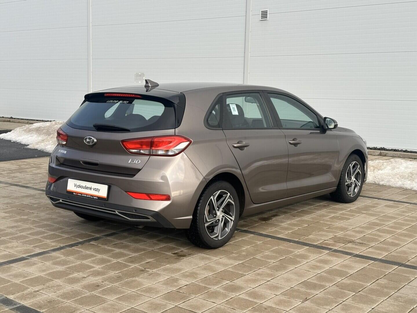 O619V07622_14.webp_I30 Comfort  1.0  88 kW manuál