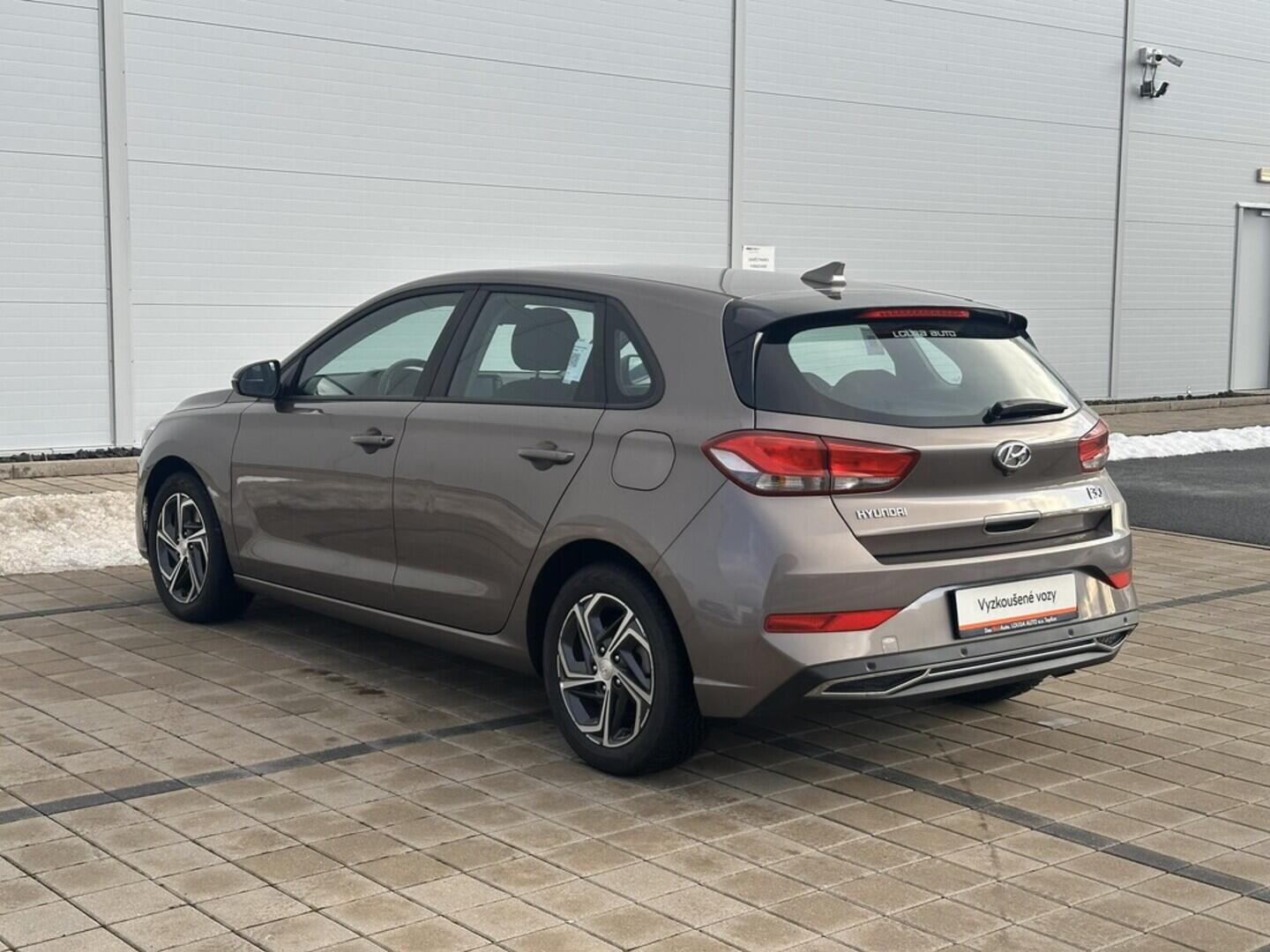 O619V07622_16.webp_I30 Comfort  1.0  88 kW manuál