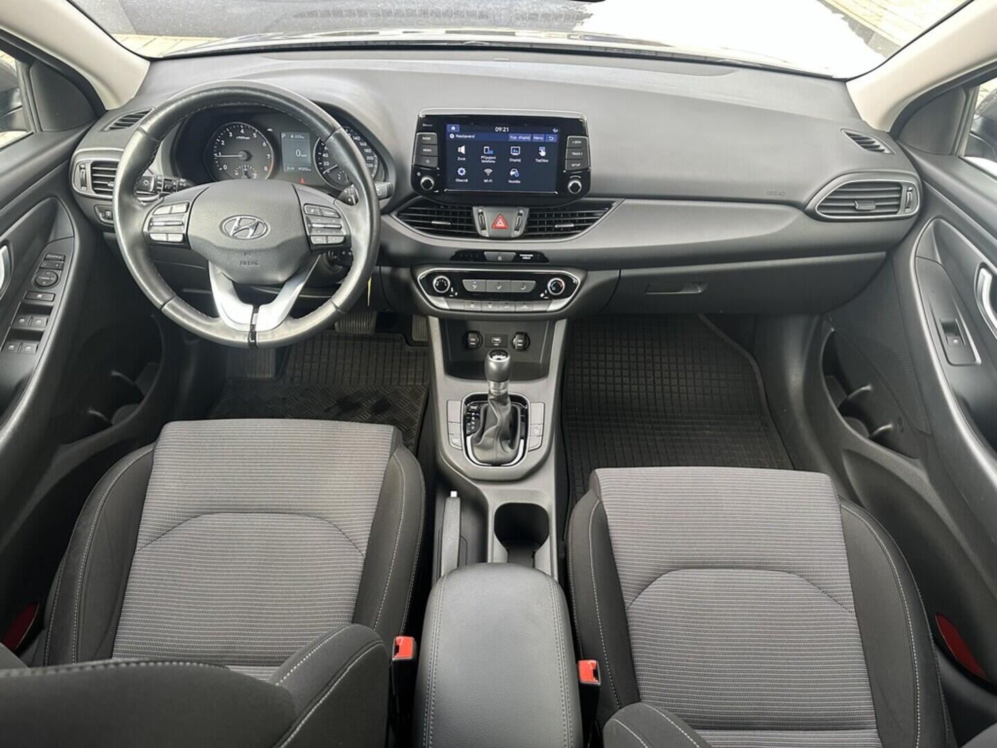 O619V07622_18.webp_I30 Comfort  1.0  88 kW manuál