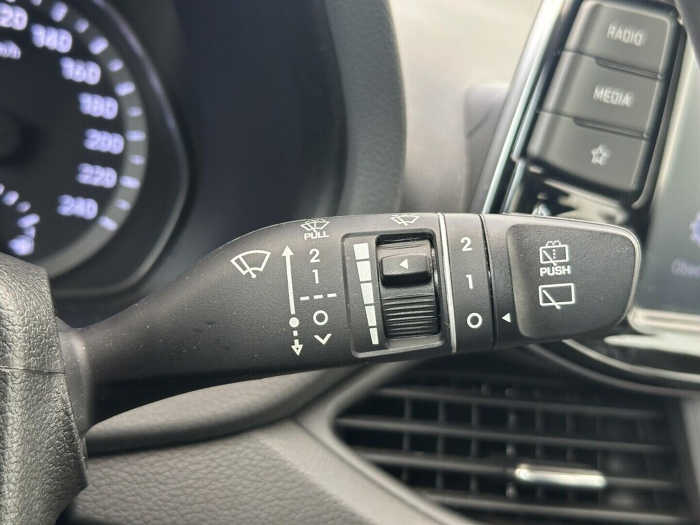 O619V07622_23.webp_I30 Comfort  1.0  88 kW manuál