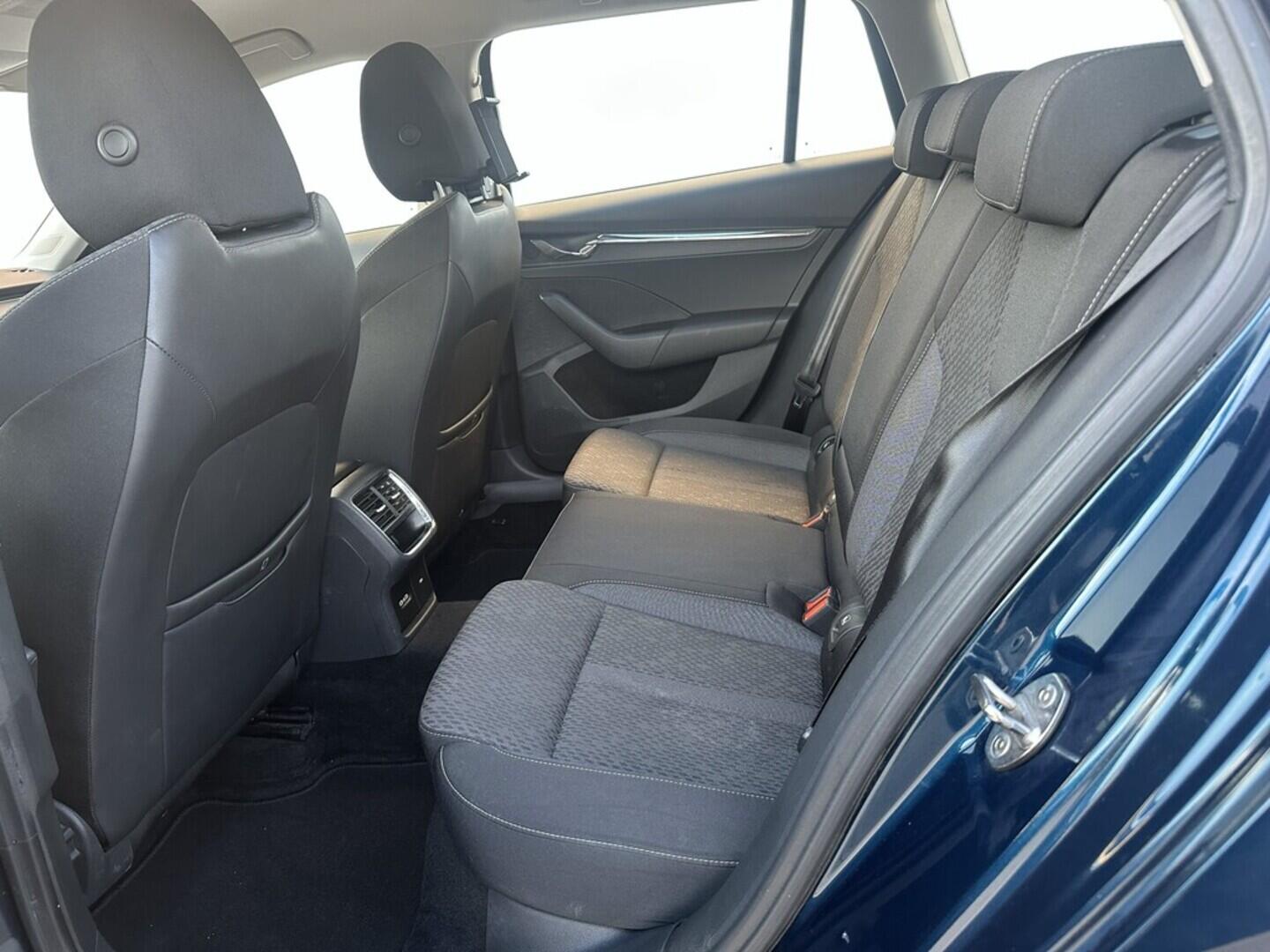 O619V07624_30.webp_OCTAVIA Style Plus 2.0 TDI 85 kW manuál, DPH