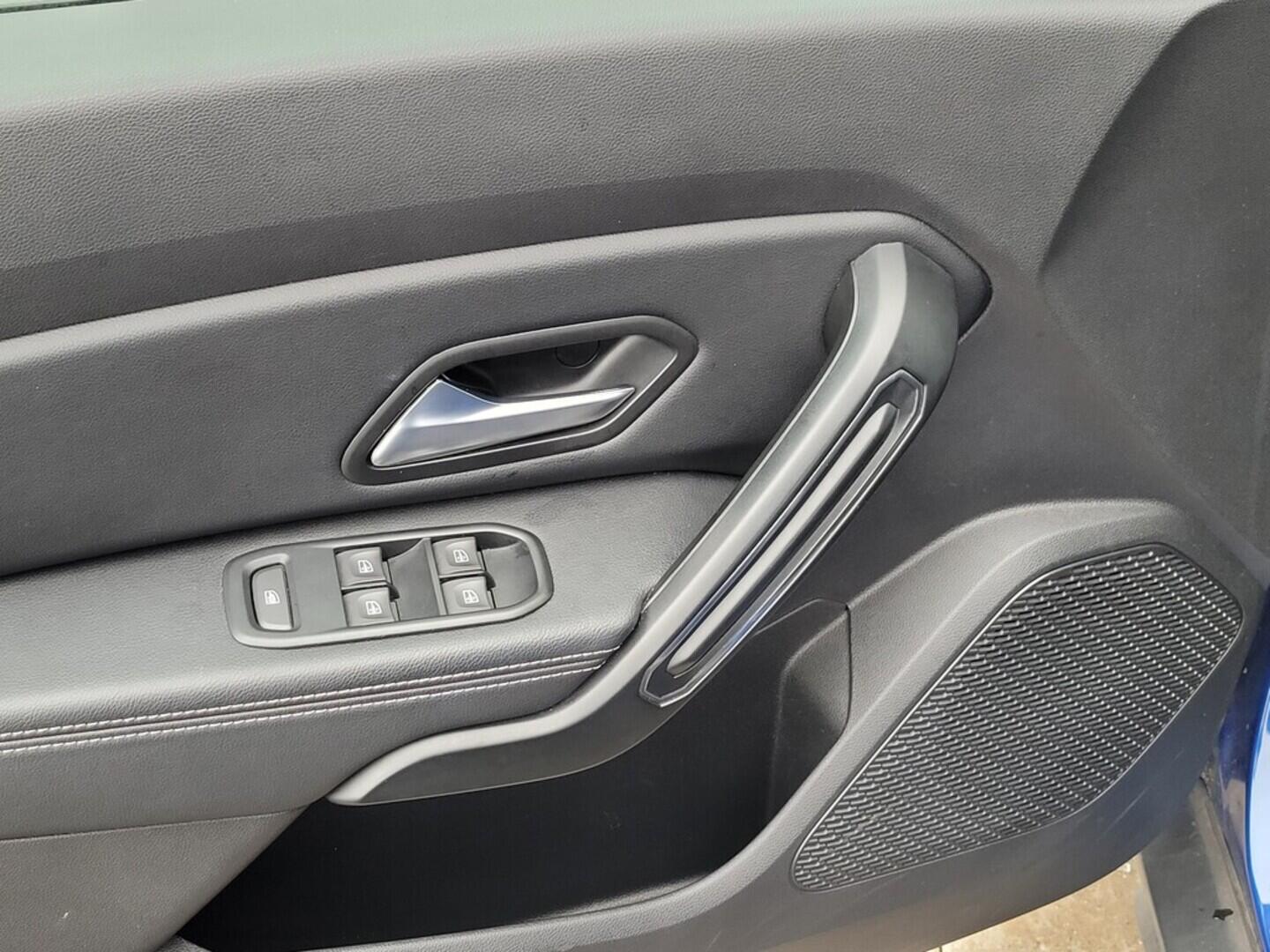 O619V07634_31.webp_DUSTER  1.0 TCe LPG 67 kW manuál