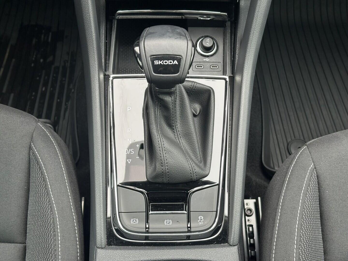 O619V07637_24.webp_KAROQ Selection 1.5 TSI 110 kW automat, DPH