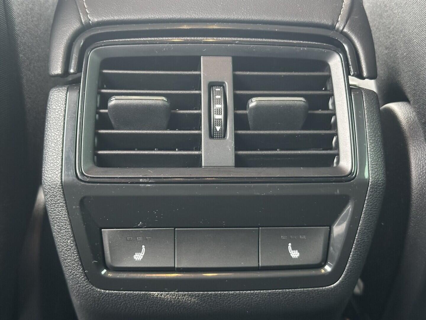 O619V07637_29.webp_KAROQ Selection 1.5 TSI 110 kW automat, DPH