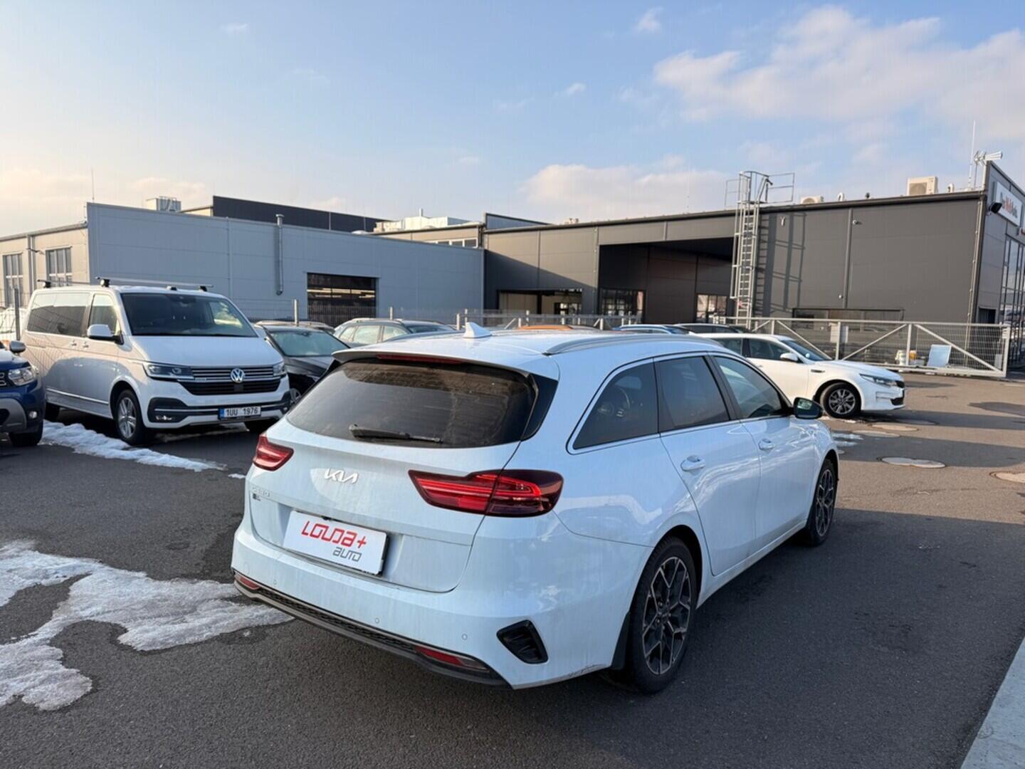 O619V07640_12.webp_CEED Edice 30 1.5 T-GDI 103 kW manuál