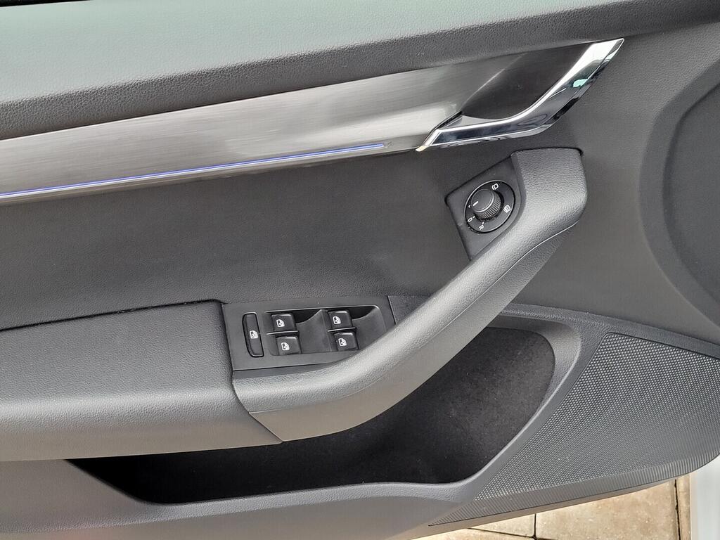 O619V07643_32.webp_OCTAVIA Style Plus 2.0 TDI 110 kW automat