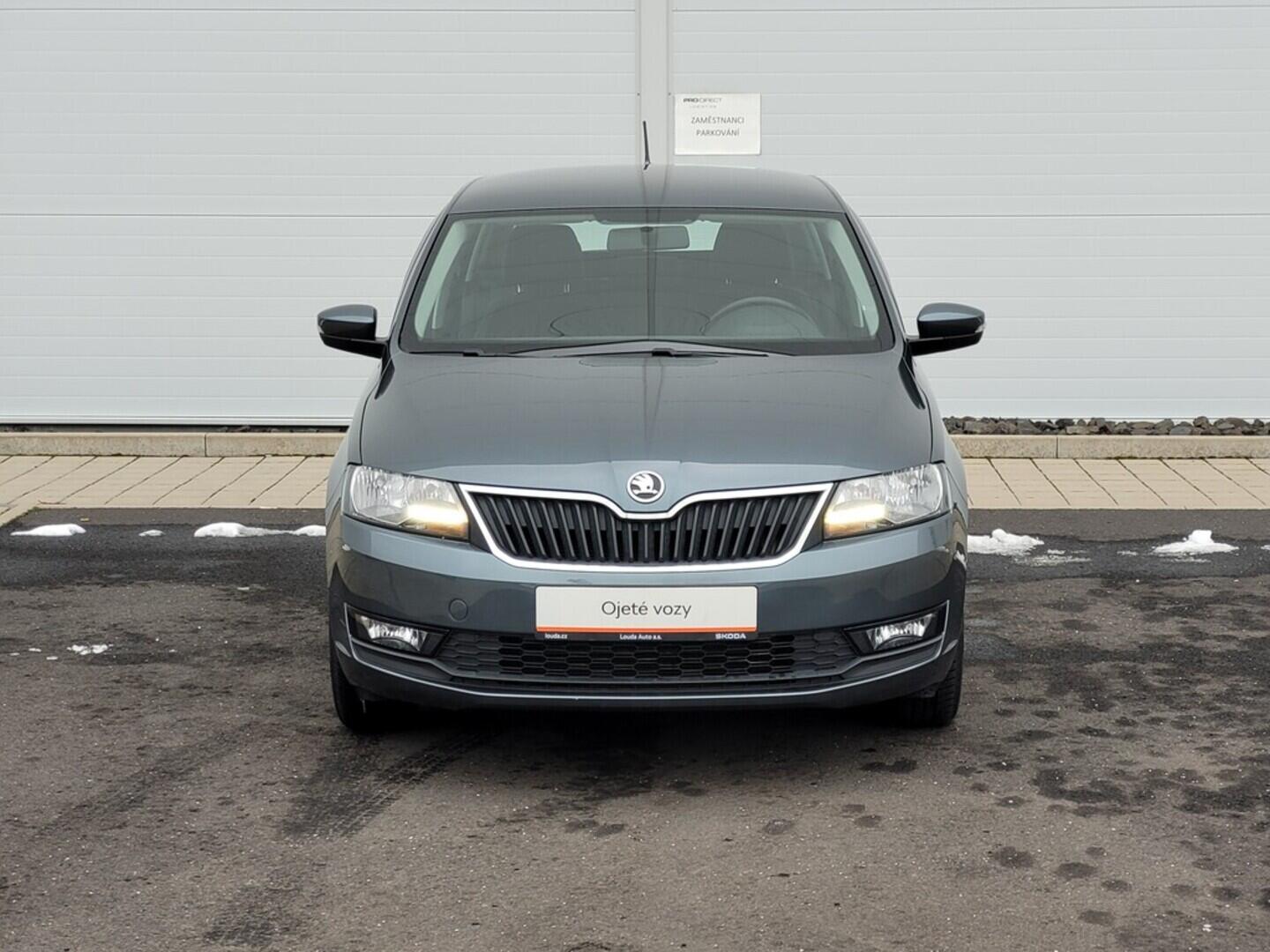 O619V07647_11.webp_RAPID Ambition 1.0 TSI 70 kW manuál