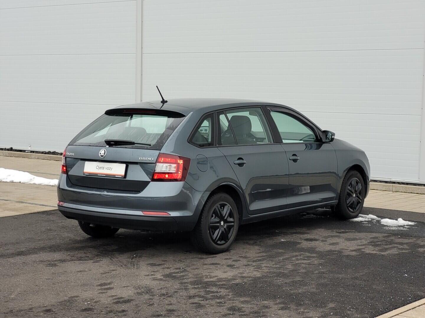 O619V07647_14.webp_RAPID Ambition 1.0 TSI 70 kW manuál