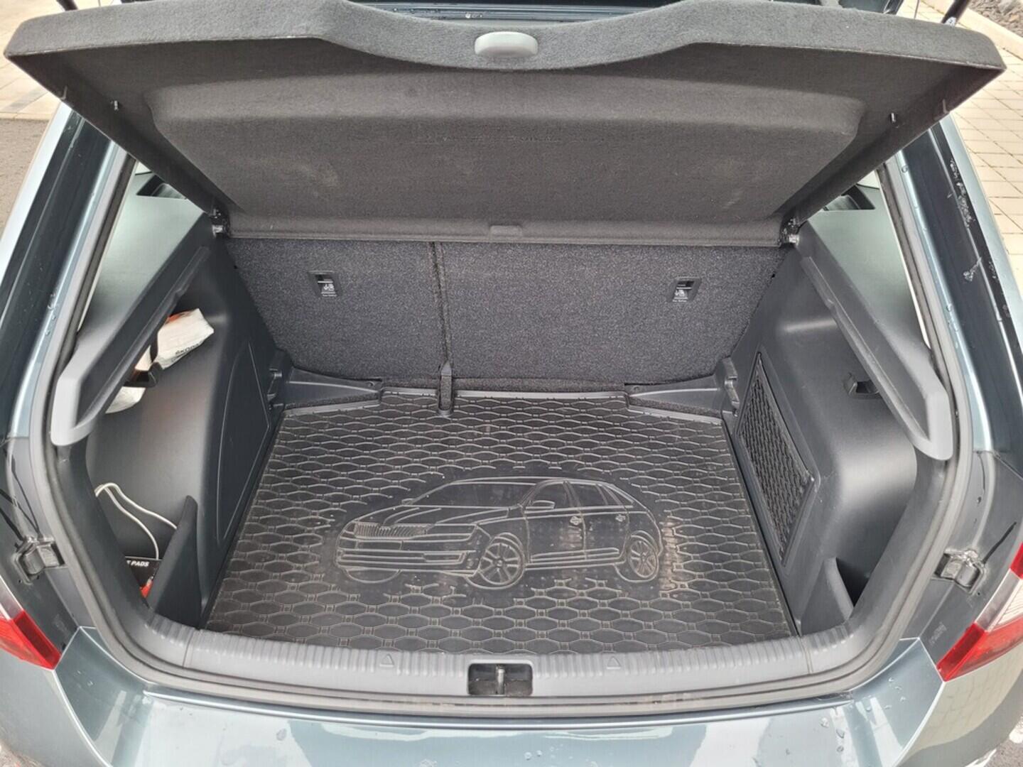 O619V07647_21.webp_RAPID Ambition 1.0 TSI 70 kW manuál