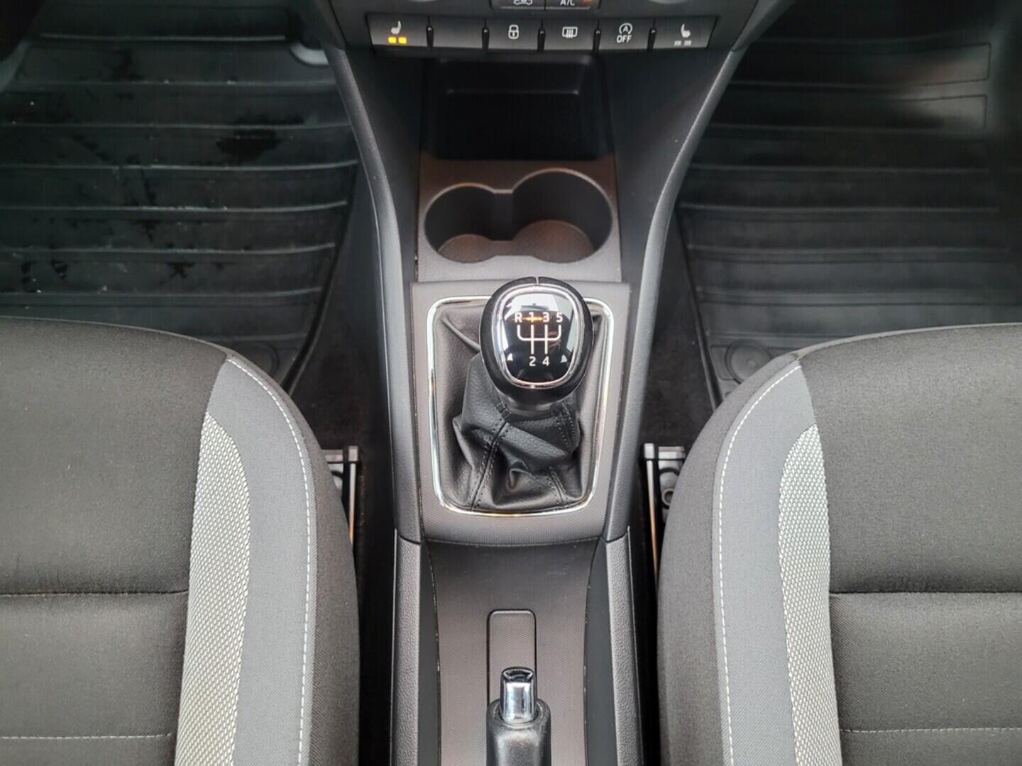 O619V07647_22.webp_RAPID Ambition 1.0 TSI 70 kW manuál