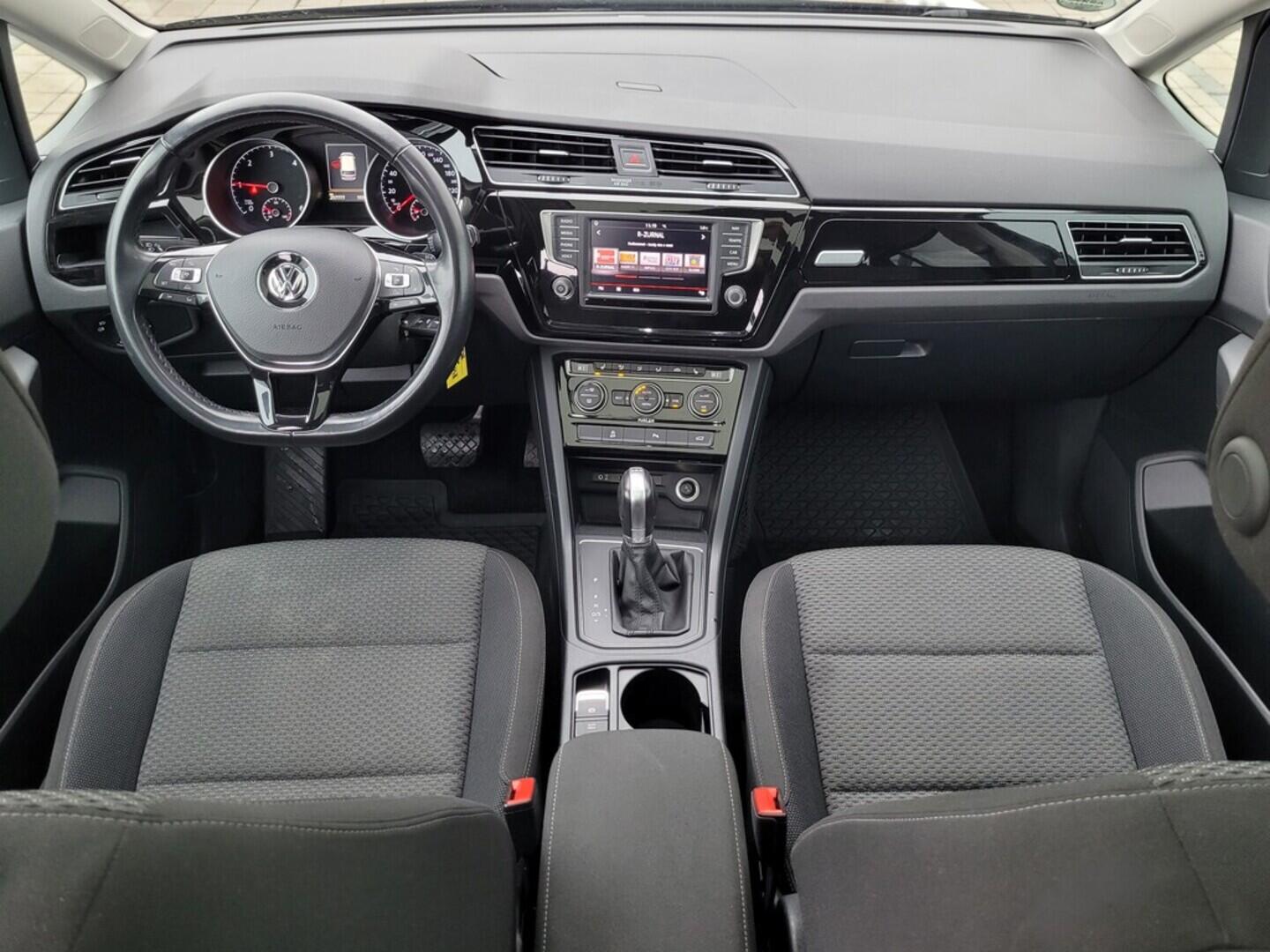 O619V07649_18.webp_TOURAN Comfortline 2.0 TDI 110 kW automat