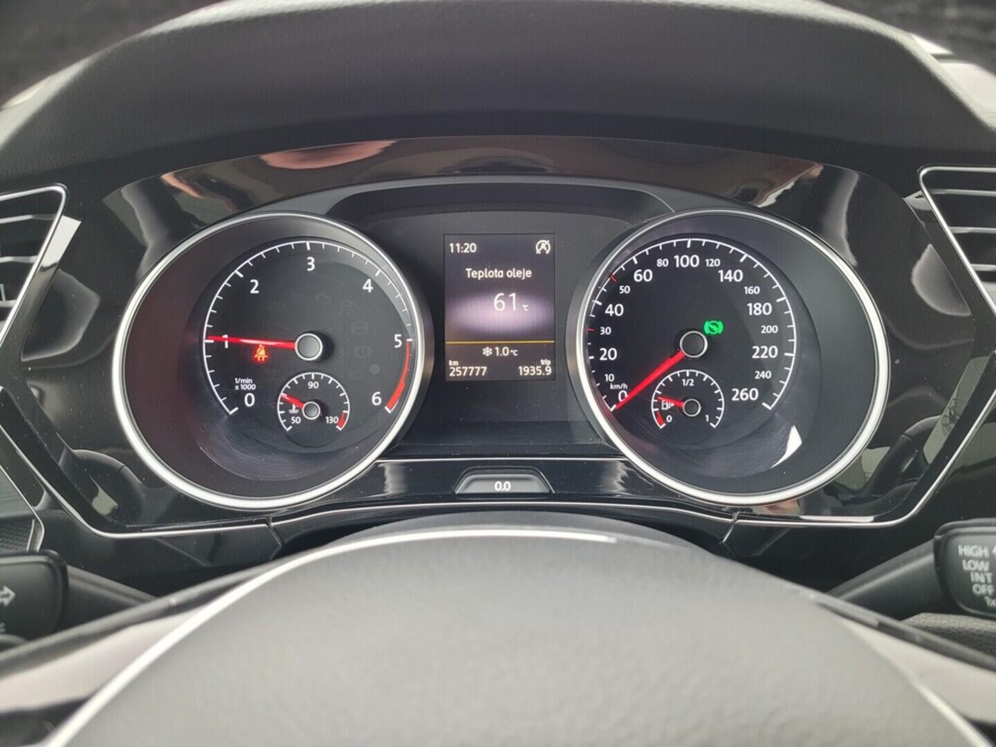 O619V07649_19.webp_TOURAN Comfortline 2.0 TDI 110 kW automat