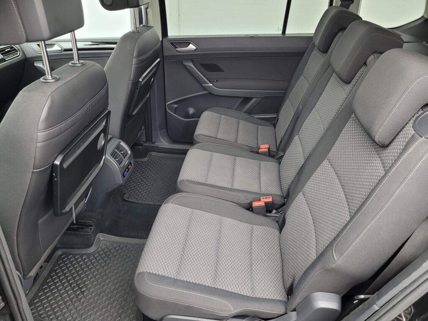 O619V07649_37.webp_TOURAN Comfortline 2.0 TDI 110 kW automat