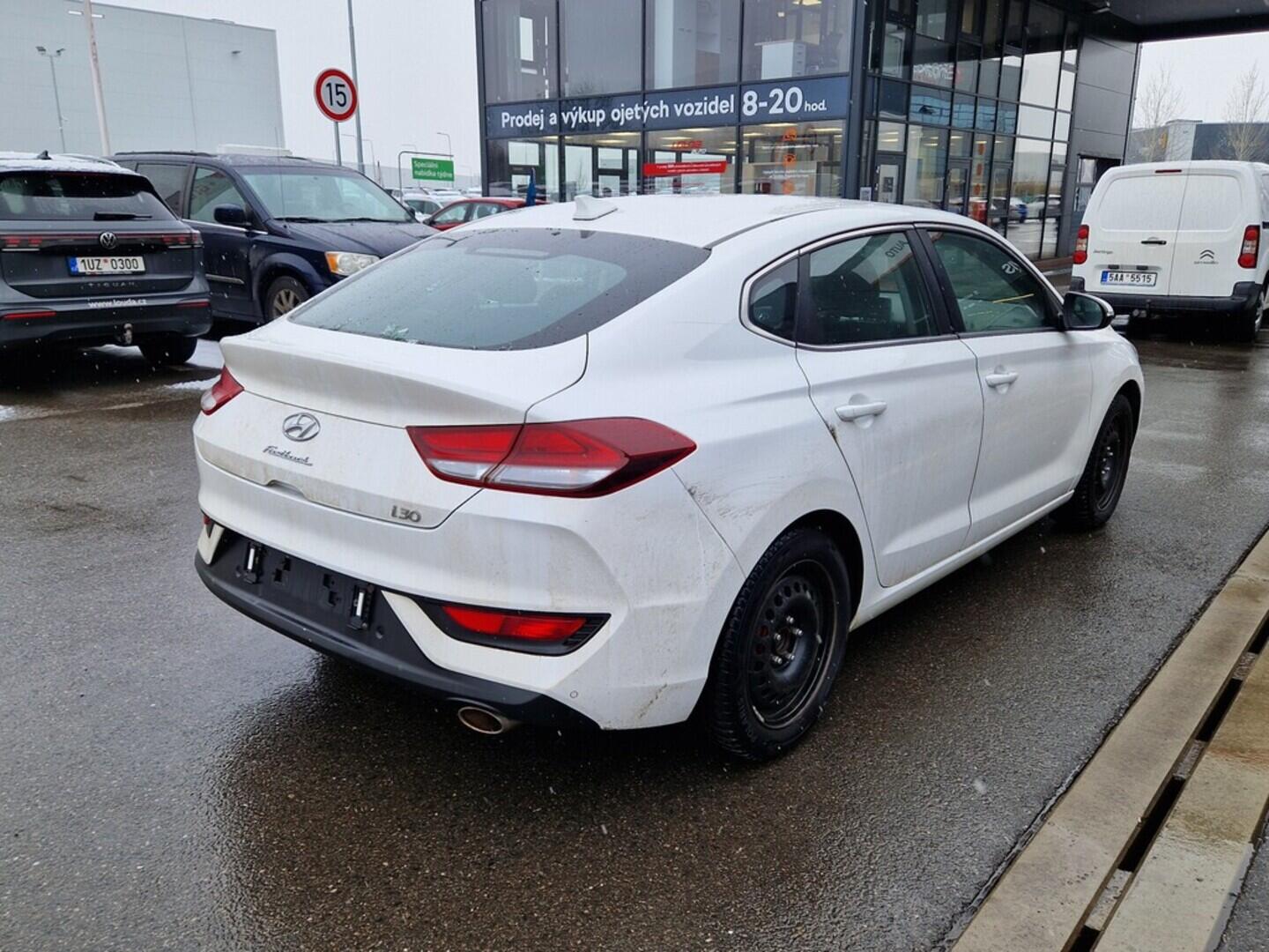 O619V07657_11.webp_I30 Style NAV 1.4 T-GDI 103 kW manuál