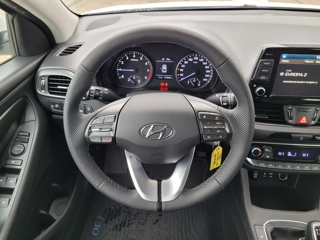 O619V07657_20.webp_I30 Style NAV 1.4 T-GDI 103 kW manuál