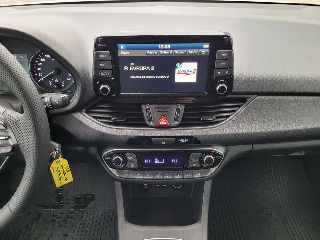 O619V07657_22.webp_I30 Style NAV 1.4 T-GDI 103 kW manuál