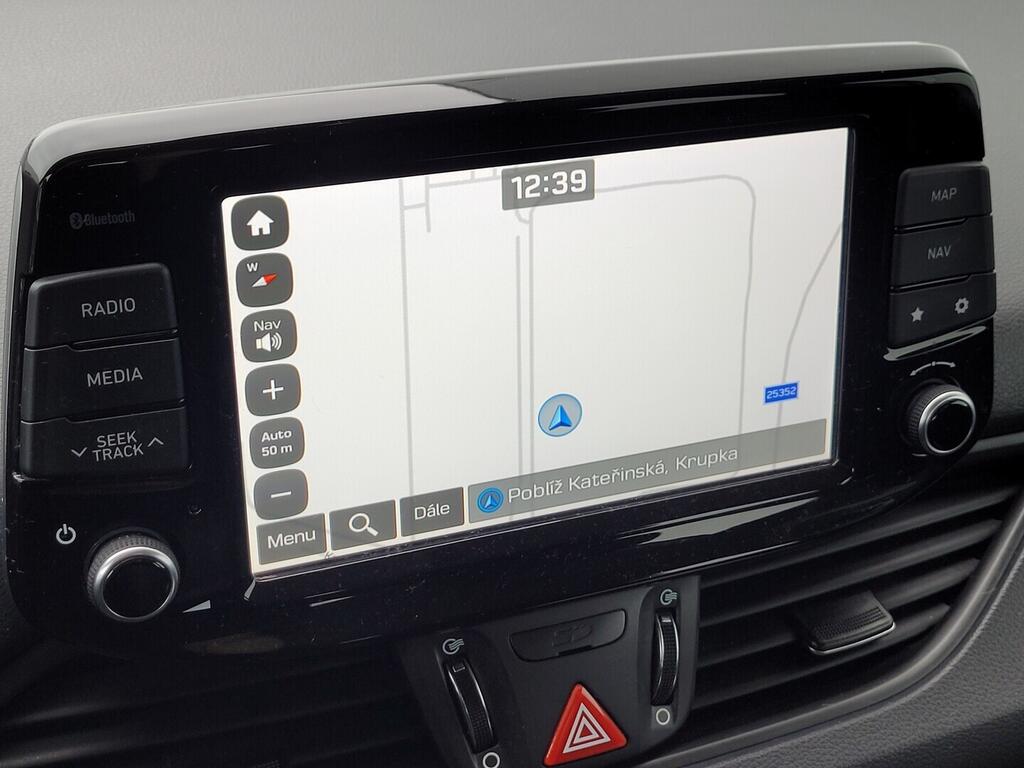 O619V07657_27.webp_I30 Style NAV 1.4 T-GDI 103 kW manuál