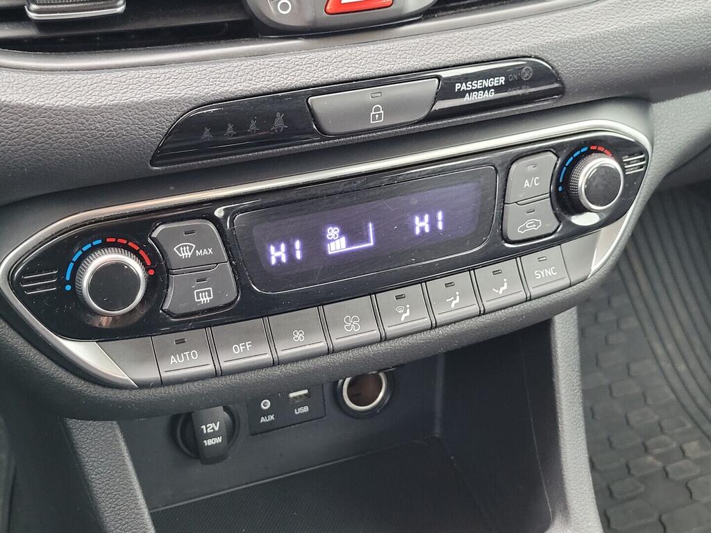 O619V07657_29.webp_I30 Style NAV 1.4 T-GDI 103 kW manuál