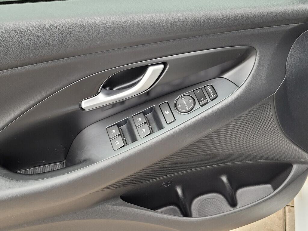 O619V07657_34.webp_I30 Style NAV 1.4 T-GDI 103 kW manuál