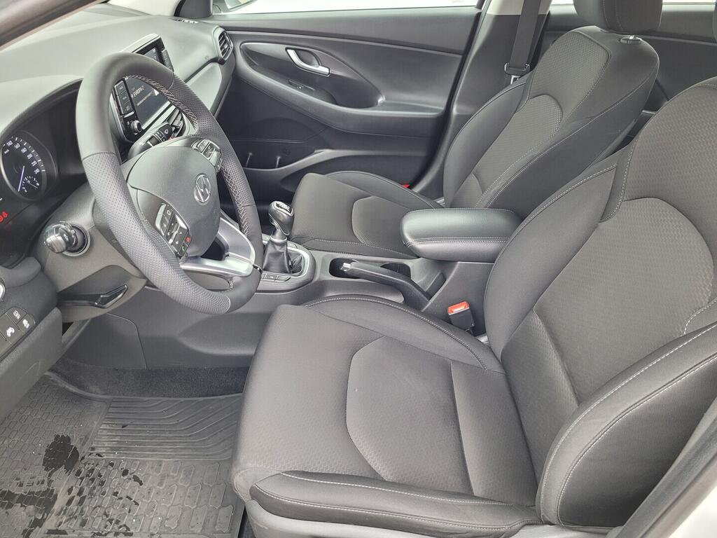 O619V07657_36.webp_I30 Style NAV 1.4 T-GDI 103 kW manuál