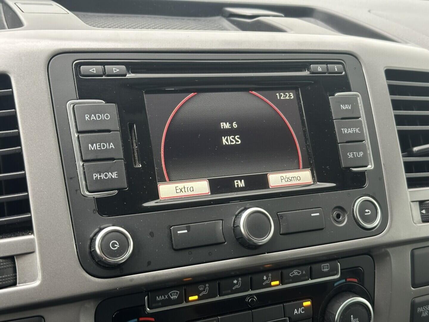 O619V07659_25.webp_CARAVELLE Comfortline 2.0 TDI 103 kW automat