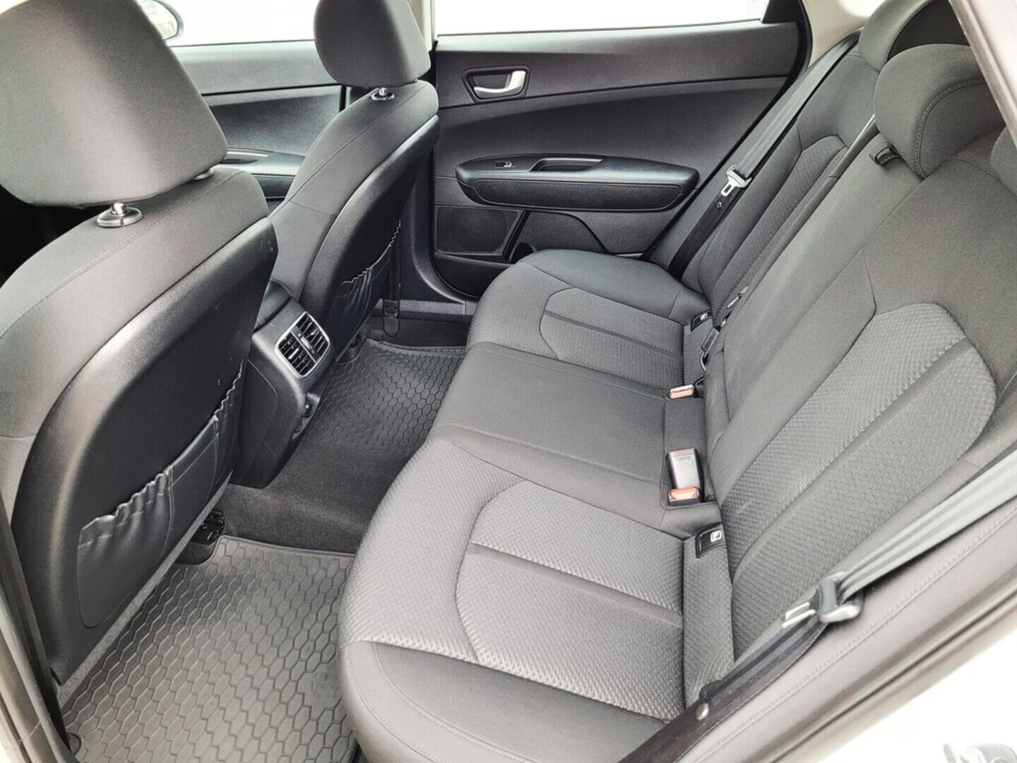 O619V07664_38.webp_OPTIMA Business Line 1.7  104 kW manuál, DPH