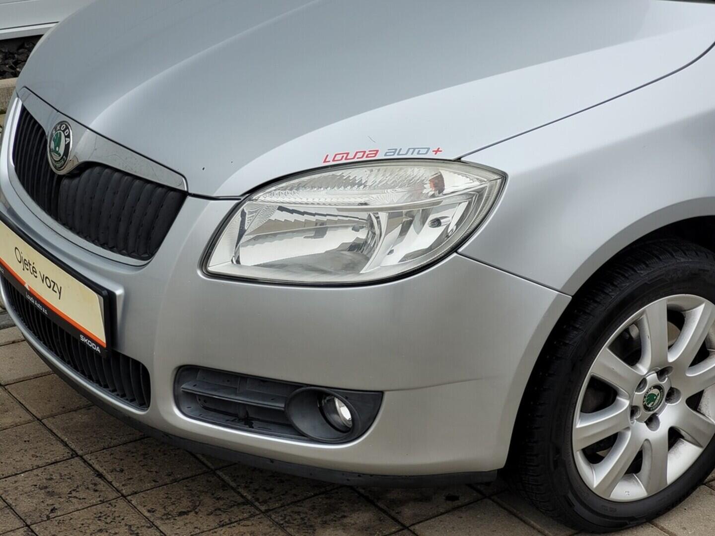 O619V07667_28.webp_ROOMSTER Style 1.6 16V 77 kW manuál