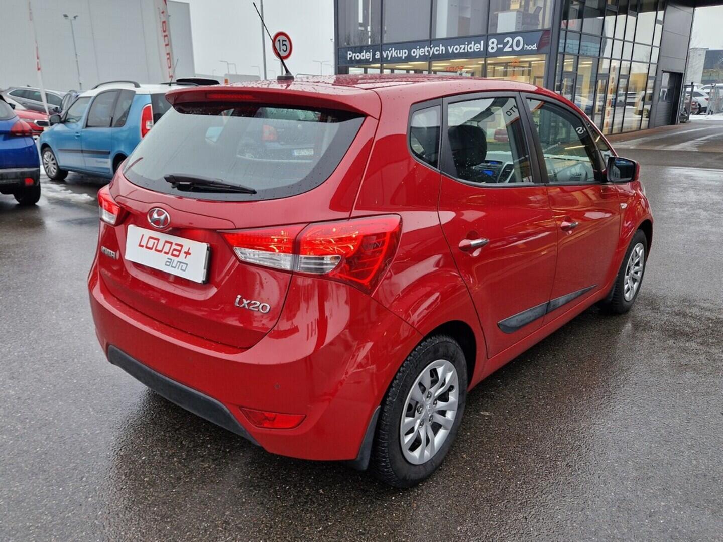 O619V07668_11.webp_IX20 Best of Czech 1.6 i CVVT 91 kW manuál