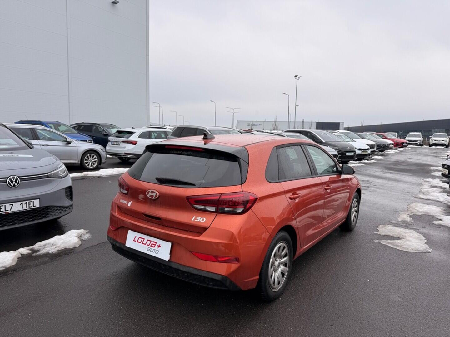 O619V07669_12.webp_I30 Family 1.5 DPI 71 kW manuál