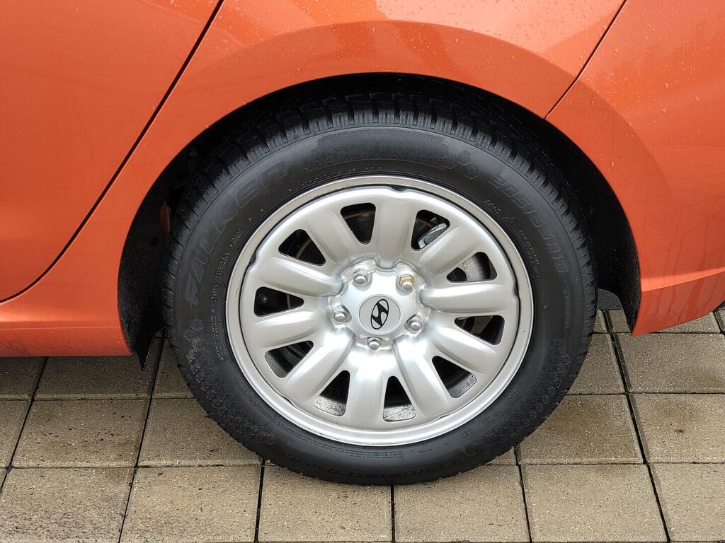 O619V07669_30.webp_I30 Family 1.5 DPI 71 kW manuál