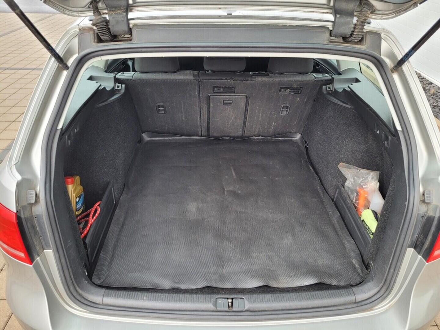 O619V07670_27.webp_PASSAT VARIANT Comfortline 1.6 TDI 77 kW manuál, DPH