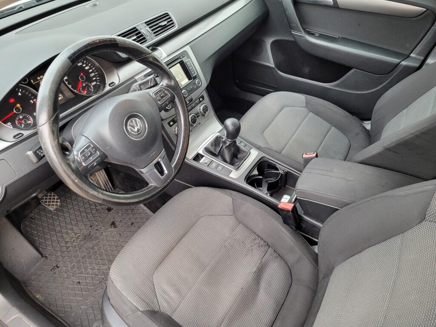 O619V07670_32.webp_PASSAT VARIANT Comfortline 1.6 TDI 77 kW manuál, DPH