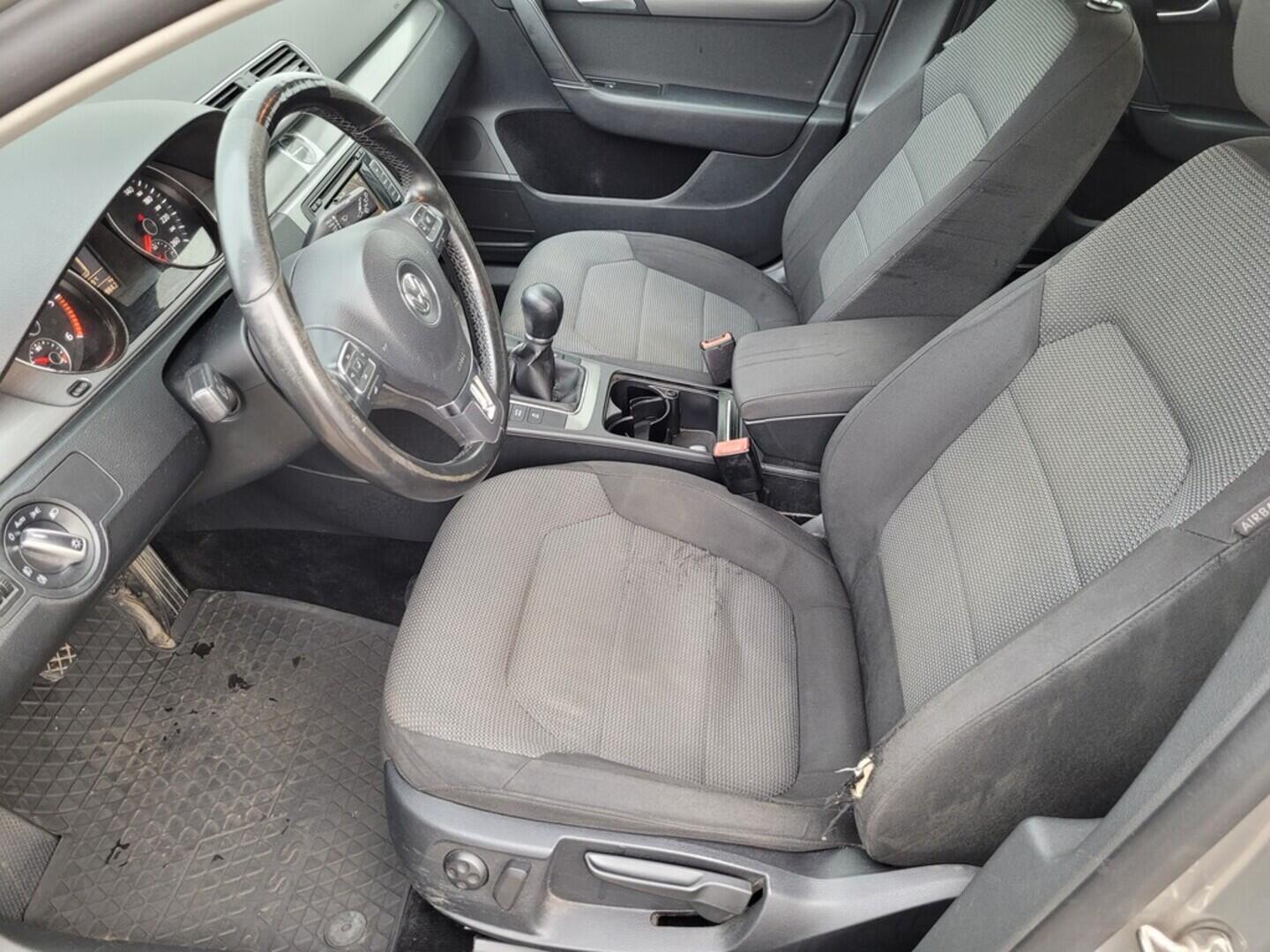 O619V07670_33.webp_PASSAT VARIANT Comfortline 1.6 TDI 77 kW manuál, DPH