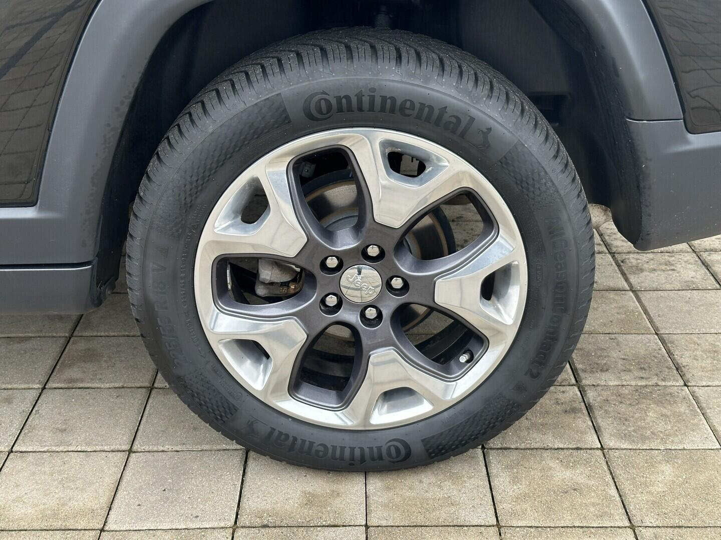 O619V07676_29.webp_COMPASS Limited 2.0 D 125 kW automat