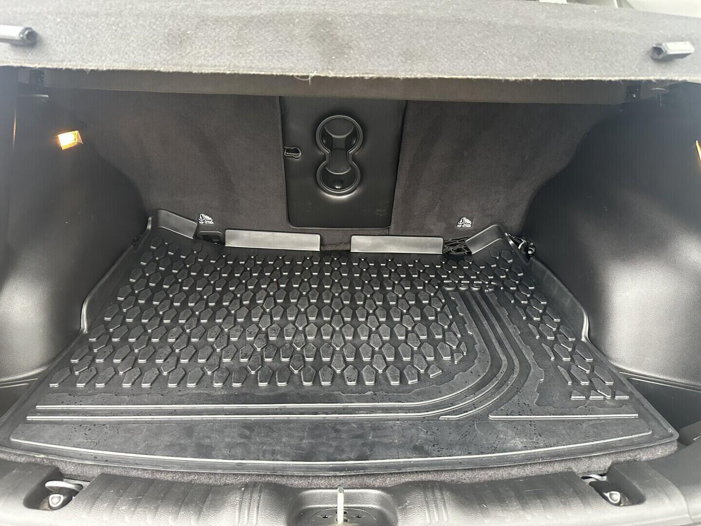 O619V07676_30.webp_COMPASS Limited 2.0 D 125 kW automat