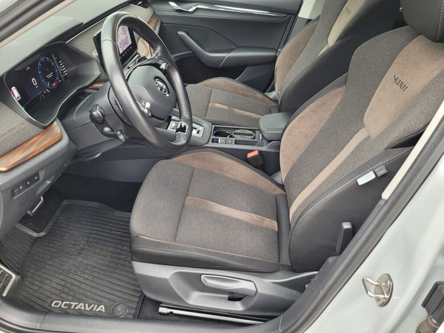 O619V07678_41.webp_OCTAVIA Scout 2.0 TDI 147 kW automat, DPH
