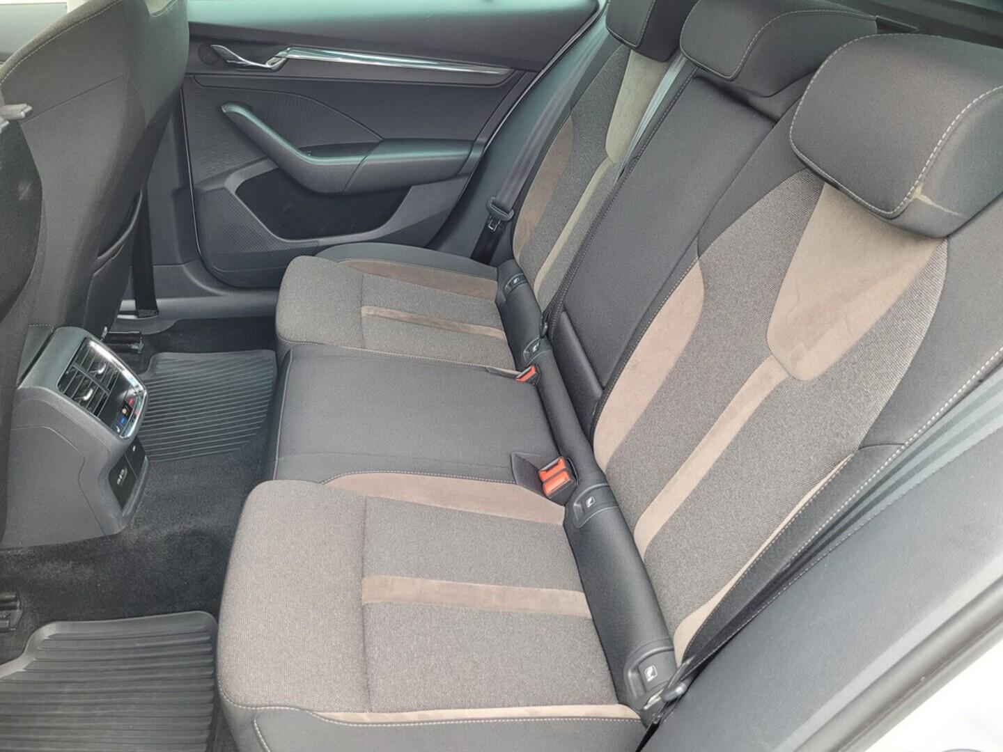 O619V07678_42.webp_OCTAVIA Scout 2.0 TDI 147 kW automat, DPH