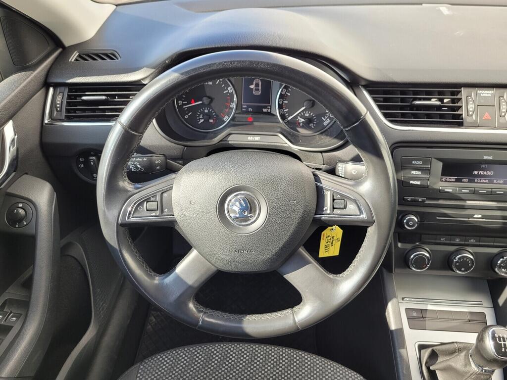 O619V07681_18.webp_OCTAVIA Ambition 1.2 TSI 63 kW manuál