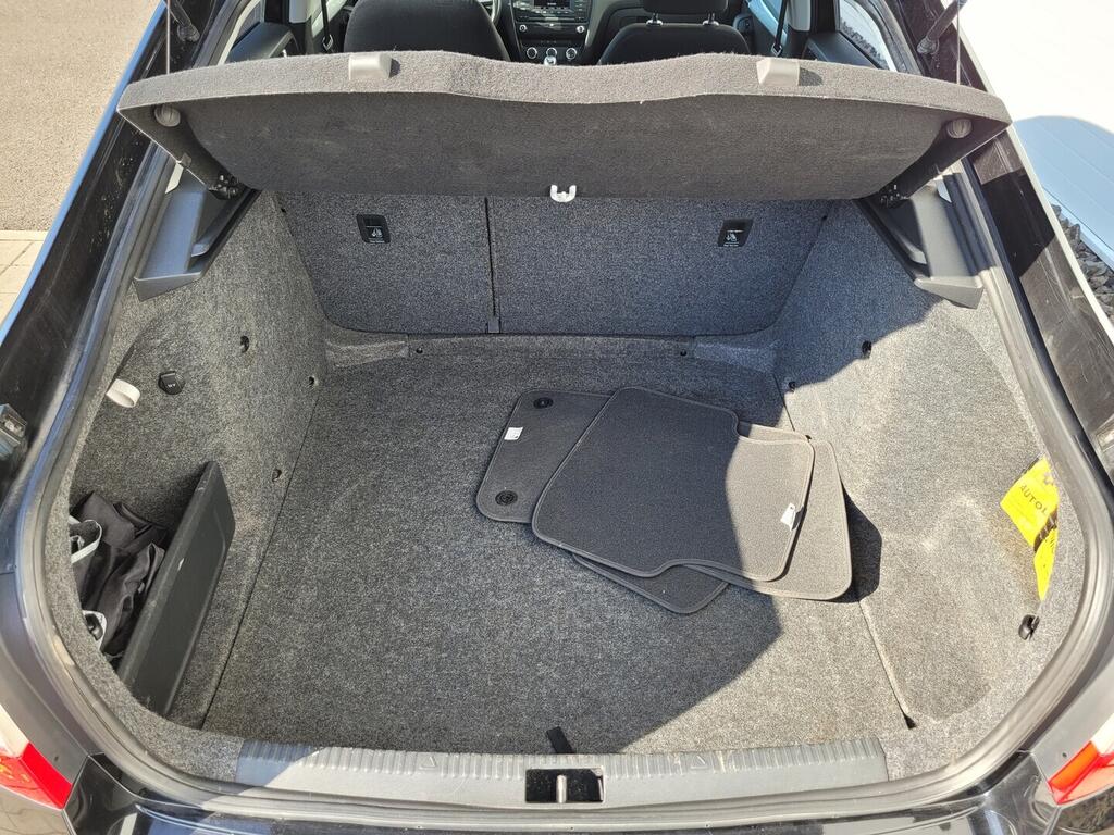 O619V07681_26.webp_OCTAVIA Ambition 1.2 TSI 63 kW manuál