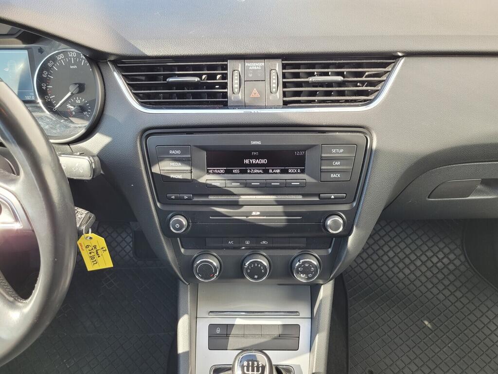 O619V07681_33.webp_OCTAVIA Ambition 1.2 TSI 63 kW manuál