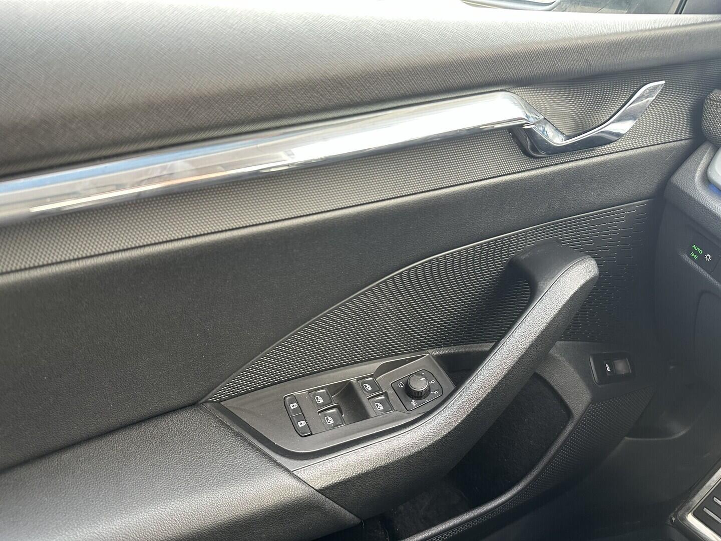 O619V07683_25.webp_OCTAVIA Scout 2.0 TDI 147 kW automat