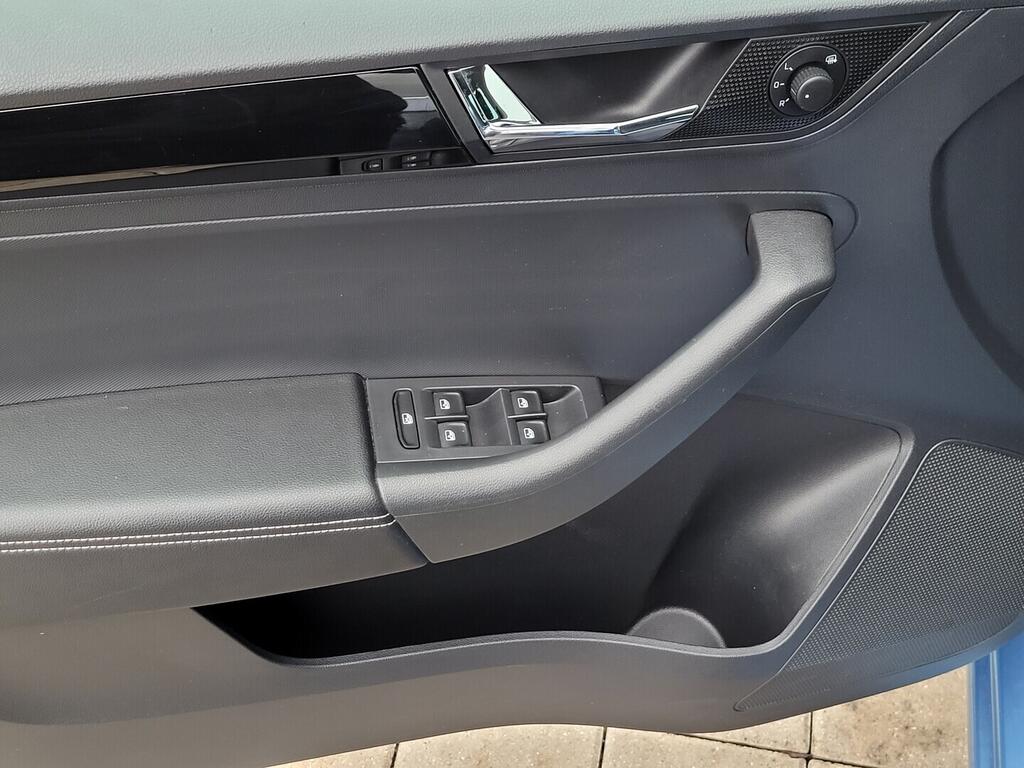 O619V07687_31.webp_RAPID Style 1.0 TSI 70 kW automat