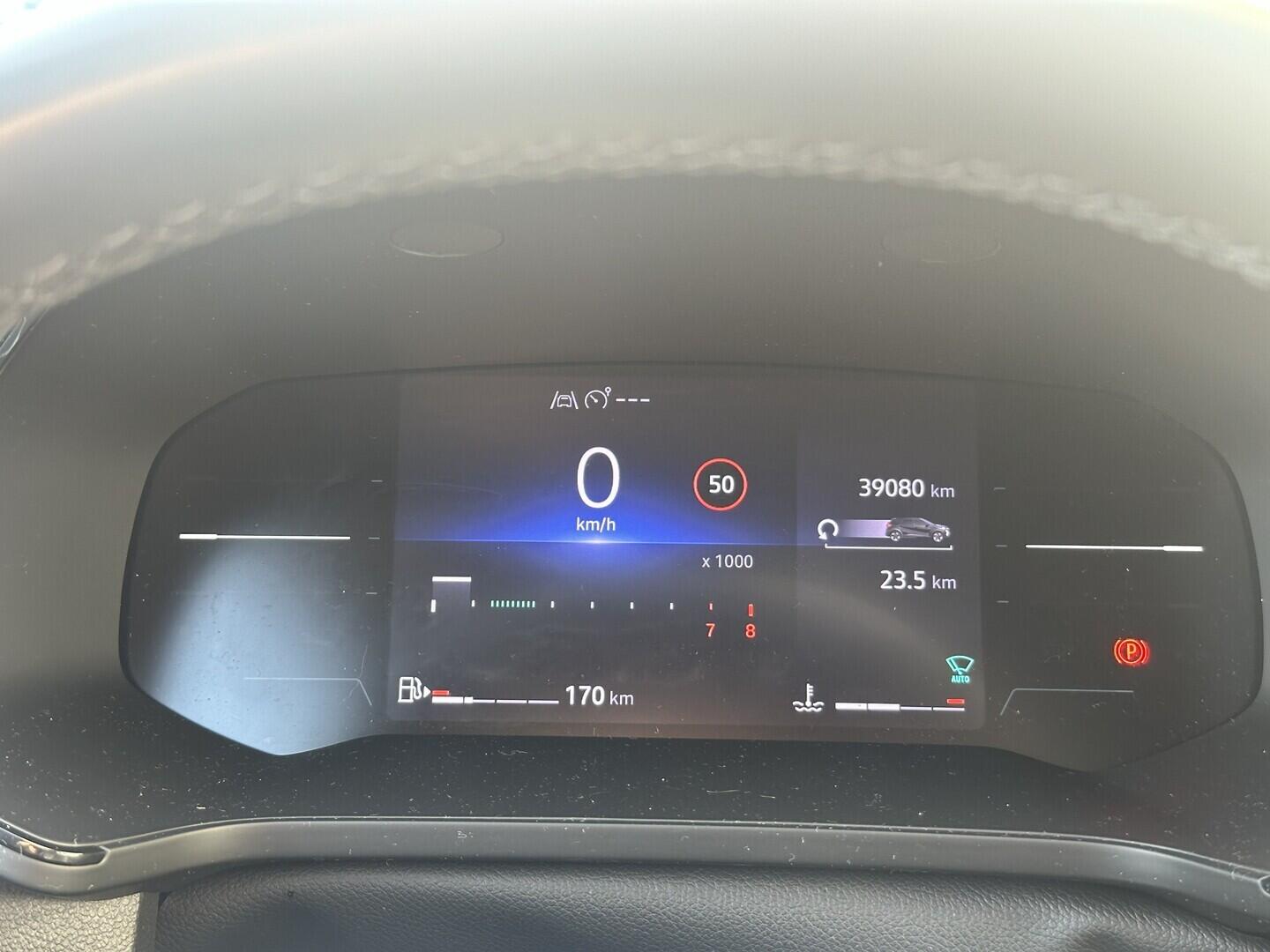 O619V07690_19.webp_CAPTUR  1.0 TCe 67 kW manuál, DPH